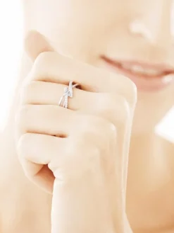 Pierścionek srebrny z cyrkoniami