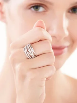 Pierścionek srebrny z cyrkoniami