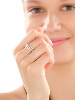 Pierścionek srebrny z cyrkoniami