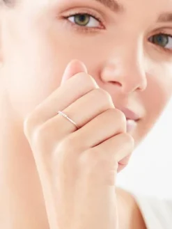 Pierścionek srebrny z cyrkoniami