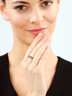 Pierścionek srebrny z cyrkoniami