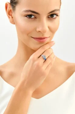 Pierścionek srebrny z cyrkoniami