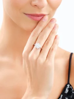 Pierścionek srebrny z cyrkoniami