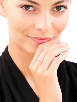 Pierścionek srebrny z cyrkoniami