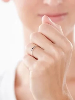 Pierścionek srebrny z cyrkoniami