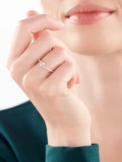 Pierścionek srebrny z cyrkoniami