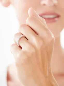 Pierścionek srebrny z cyrkoniami