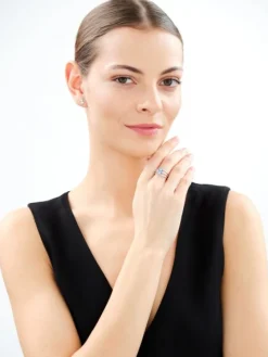 Pierścionek srebrny ze spinelem i cyrkoniami