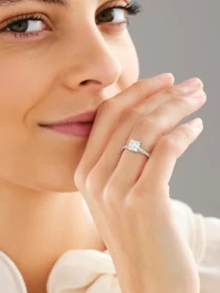 Pierścionek z białego złota z diamentami laboratoryjnymi - 1,75 ct - próba 750