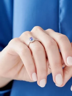 Pierścionek z białego złota z brylantami i tanzanitem - próba 585