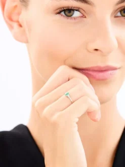 Pierścionek z białego złota z brylantami i szmaragdem - próba 585