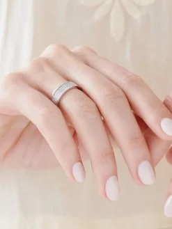 Pierścionek z białego złota z diamentami - 0,19 ct - próba 375