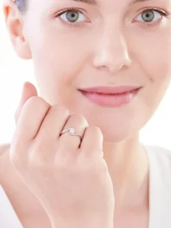 Pierścionek z białego złota z brylantem - 0,23 ct - próba 750