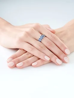 Pierścionek z białego złota z brylantami i szafirami - próba 585