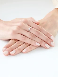 Pierścionek z białego złota  z brylantem - 0,05 ct - próba 375