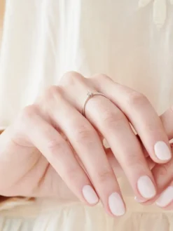 Pierścionek z białego złota z brylantem - 0,02 ct - próba 375