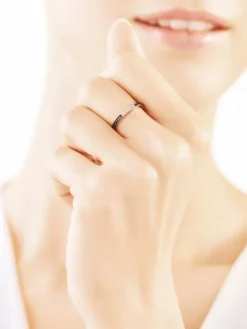 Pierścionek z białego złota z diamentami - 0,13 ct - próba 585