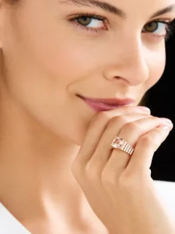 Pierścionek z różowego złota z brylantami i morganitem - próba 750