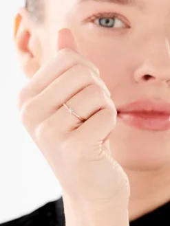 Pierścionek z różowego złota diamentem - 0,003 ct - próba 375