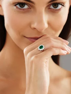 Pierścionek z żółtego i białego złota z brylantami i szmaragdem - próba 585