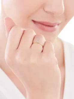 Pierścionek z żółtego i białego złota z brylantem - 0,004 ct - próba 375