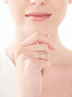 Pierścionek z żółtego i białego złota z brylantem - 0,02 ct - próba 375