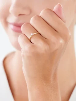 Pierścionek z żółtego i białego złota z brylantem - 0,08 ct - próba 585