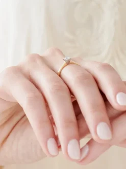 Pierścionek z żółtego i białego złota z brylantem - SI2/H-I - 0,23 ct - próba 585