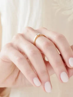 Pierścionek z żółtego i białego złota z brylantem - 0,05 ct - próba 585