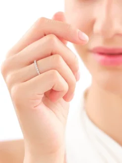 Pierścionek z żółtego i białego złota z diamentami - 0,04 ct - próba 585