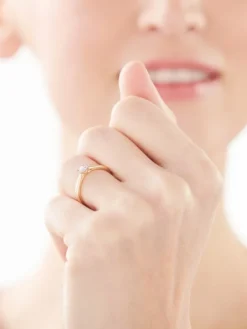 Pierścionek z żółtego i białego złota z brylantem - 0,04 ct - próba 585