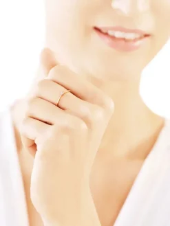 Pierścionek z żółtego i białego złota z brylantem - 0,01 ct - próba 375