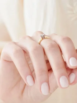 Pierścionek z żółtego i białego złota z brylantem - SI2/H - 0,28 ct - próba 585