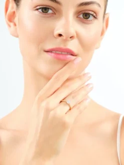 Pierścionek z żółtego i białego złota z diamentami - 0,06 ct - próba 585