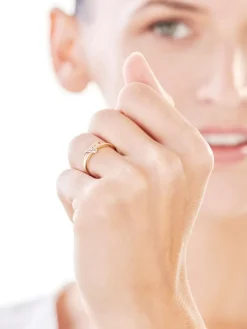 Pierścionek z żółtego i białego złota z brylantami - 0,05 ct - próba 585