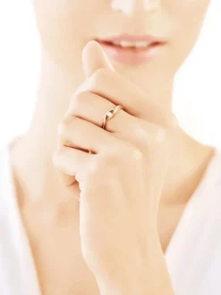 Pierścionek z żółtego i białego złota z brylantem - 0,07 ct - próba 585