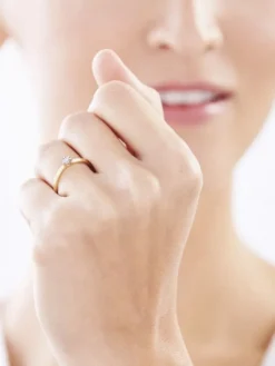 Pierścionek z żółtego i białego złota z brylantem - 0,02 ct - próba 375