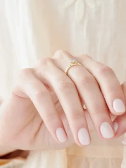 Pierścionek z żółtego i białego złota z brylantem - serce - 0,02 ct - próba 585