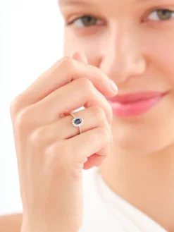 Pierścionek z żółtego i białego złota z diamentami i szafirem - próba 585