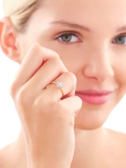 Pierścionek z żółtego i białego złota z diamentami - 0,08 ct - próba 585