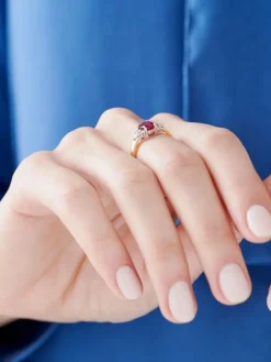 Pierścionek z żółtego i białego złota z brylantami i rubinem - próba 585