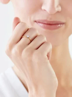 Pierścionek z żółtego złota z brylantem - 0,08 ct - próba 585