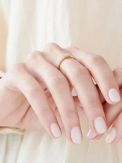 Pierścionek z żółtego złota z diamentami - 0,08 ct - próba 585