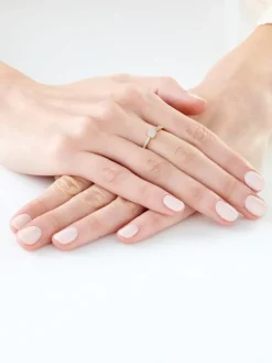 Pierścionek z żółtego złota z diamentami - 0,08 ct - próba 585