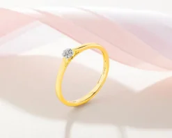 Pierścionek z żółtego złota z diamentem - 0,003 ct - próba 375