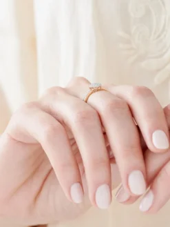 Pierścionek z żółtego złota z diamentami - 0,15 ct - próba 585