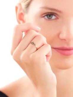 Pierścionek z żółtego złota z czarnymi brylantami - 0,20 ct - próba 585