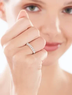 Pierścionek z żółtego złota z diamentami - 0,19 ct - próba 585