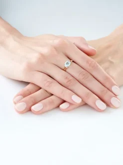 Pierścionek z żółtego złota z diamentami i topazem Sky Blue - próba 375