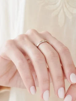 Pierścionek z żółtego złota z brylantem - 0,02 ct - próba 585